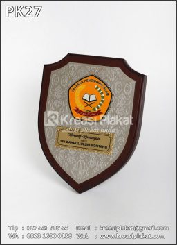 Plakat Kayu Ponpes Dar...