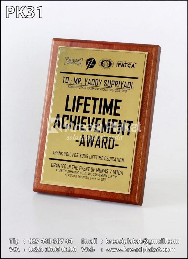 Contoh Plakat Penghargaan Lifetime Achievement
