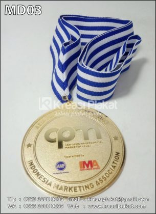 contoh desain medali