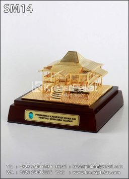 Miniatur Rumah Adat Su...