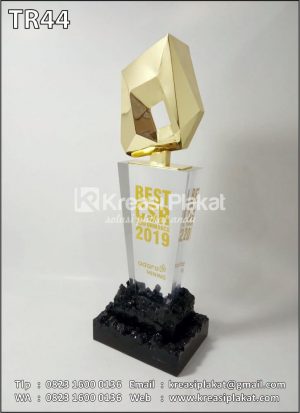 Piala Best CSR PT Adar...