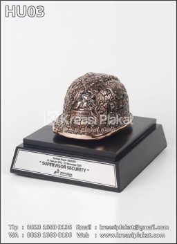 Souvenir Helm Ukir Tem...