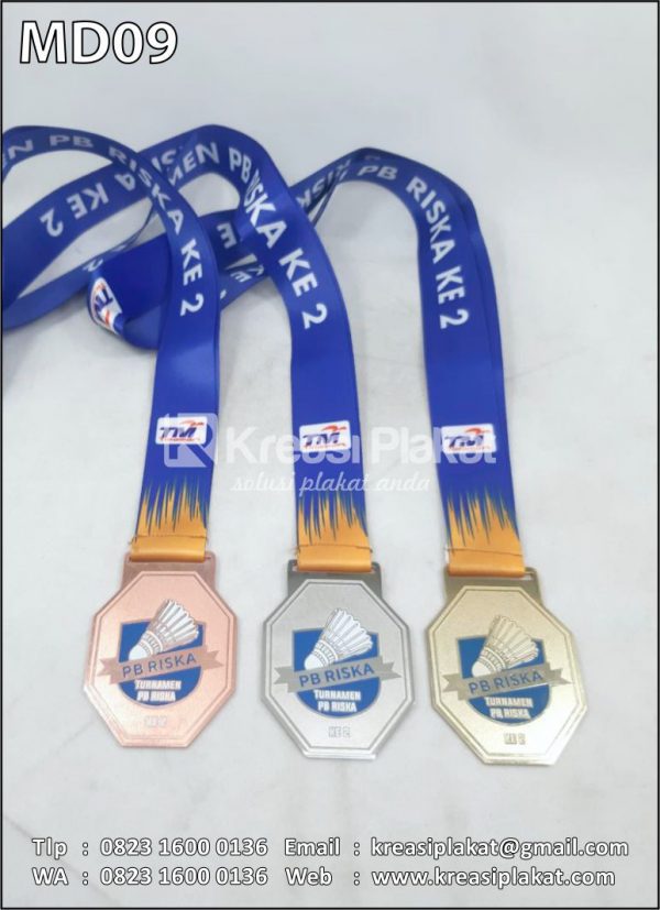 Medali Badminton Turnamen PB Riska