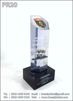 Plakat Resin Pengharga...