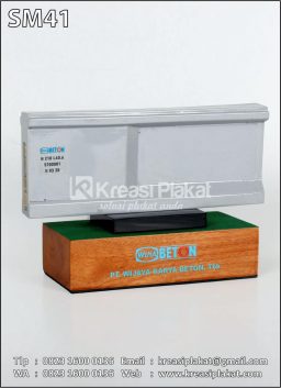 Souvenir Miniatur Wika Beton