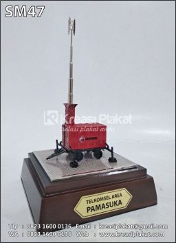 Souvenir Miniatur Towe...