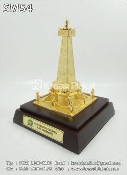Souvenir Miniatur Tugu...