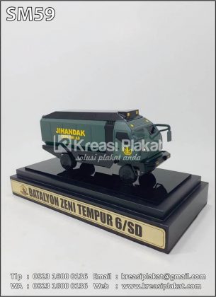 Souvenir Miniatur Truk JIHANDAK TNI AD