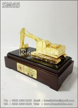 Souvenir Miniatur Alat...