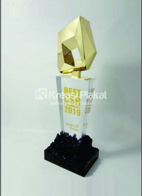 Read more about the article Pilihan Jenis Plakat Penghargaan Menarik dan Berkualitas