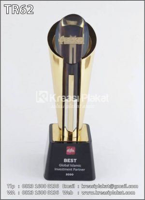 Piala Custom Best Glob...