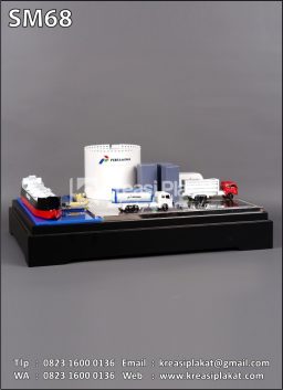 Souvenir Miniatur Pert...