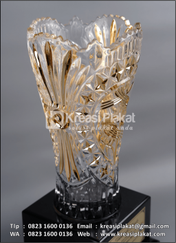 Piala Vas Bunga Kaca