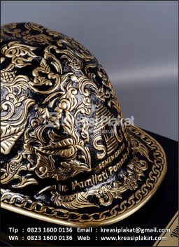 Souvenir Helm Ukir PT ...