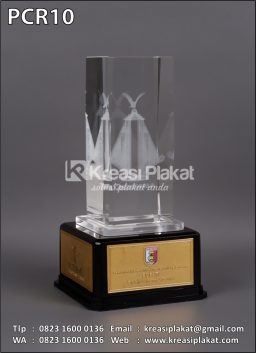 Plakat Kristal Tugu Ga...