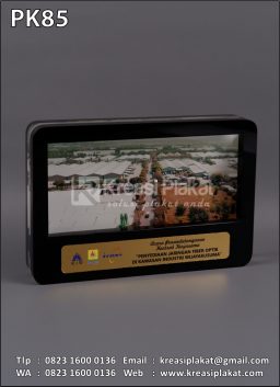 Plakat Kayu Icon+ PLN