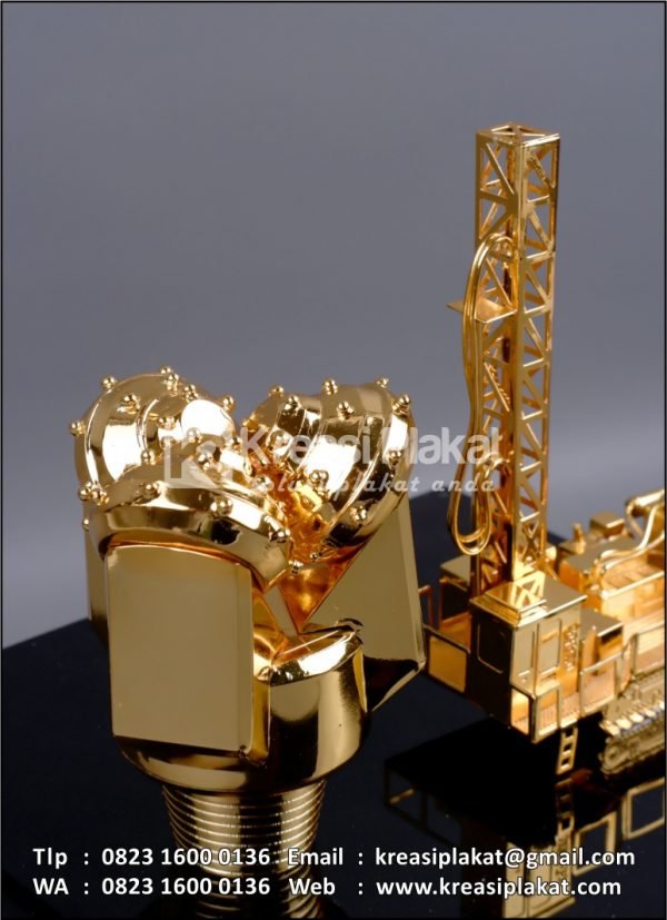 Detail Miniatur Drilling & Blasting Awards