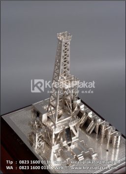 Souvenir Miniatur Rig ...