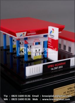 Souvenir Miniatur SPBU Kompak