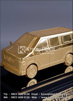 Souvenir Miniatur Extraordinary Generation