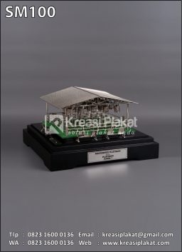 Souvenir Miniatur Mast...