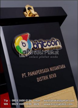 Plakat Kayu PT Pamaper...