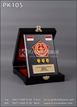 Plakat Kayu Penghargaa...