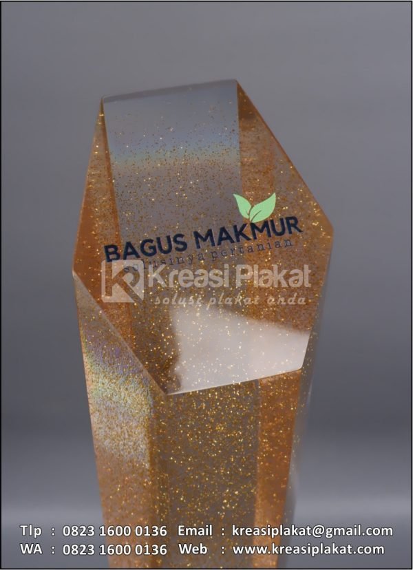 Detail Piala The Best Sales Growth BM Group