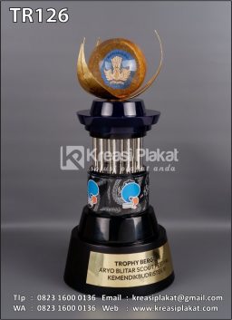 Trophy Bergilir Aryo B...