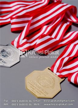 Medali Champion Turnam...