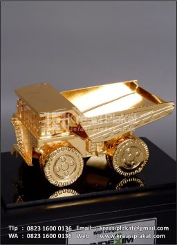 Souvenir Miniatur Dump...
