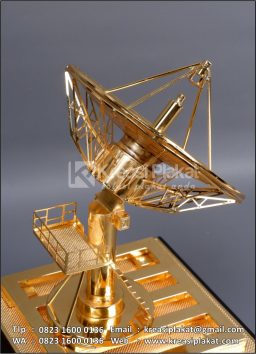 Souvenir Miniatur Stas...