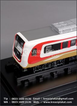 Souvenir Miniatur LRT Jakarta