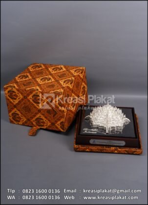 Box Souvenir Miniatur Candi Borobudur