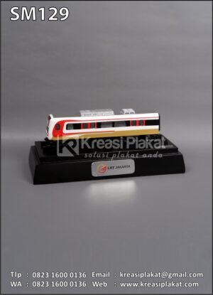Souvenir Miniatur LRT ...