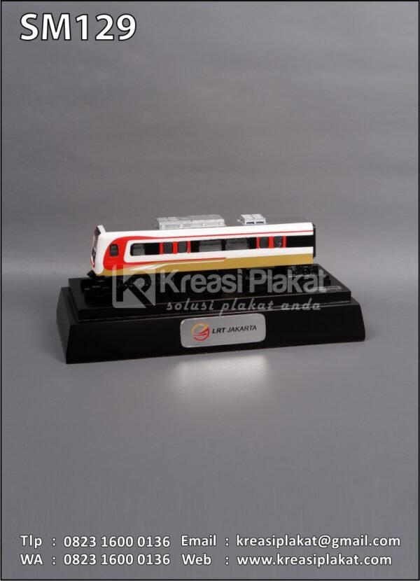 Souvenir Miniatur LRT Jakarta