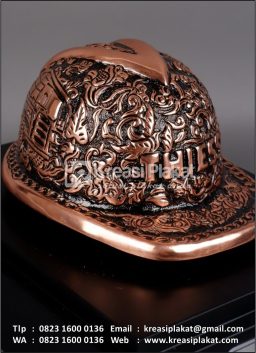 Souvenir Helm Ukir Thi...