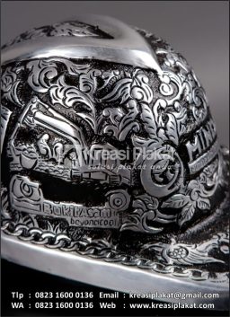 Souvenir Helm Ukir Mind ID