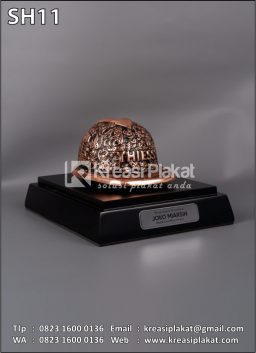 Souvenir Helm Ukir Thi...