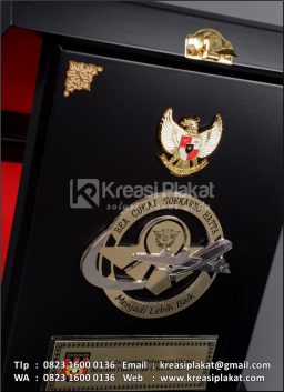 Plakat Kayu Bea Cukai ...