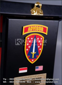 Plakat Kayu Advisor
