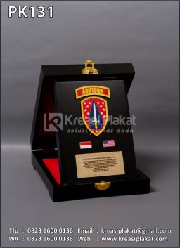 Plakat Kayu Advisor
