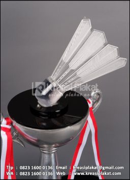 Piala Bergilir Badmint...