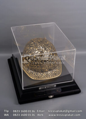 Box Souvenir Helm Ukir Integrated Core Award 2022