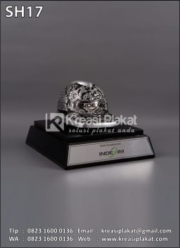 Souvenir Helm Ukir Indexim