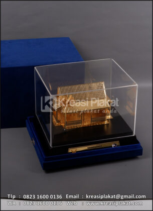 Box Souvenir Miniatur Rumah Adat Betawi