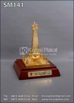 Souvenir Miniatur Tugu...