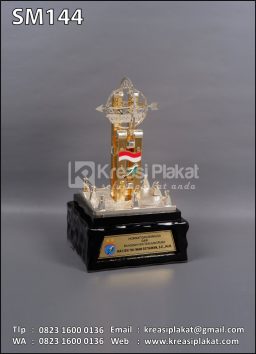 Souvenir Miniatur Tugu...