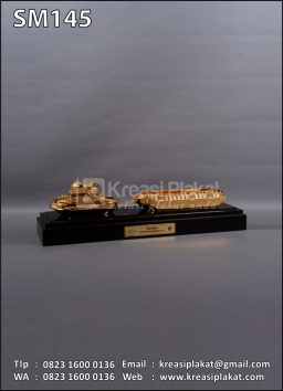Souvenir Miniatur Kapa...