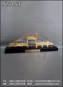 Souvenir Miniatur Jemb...